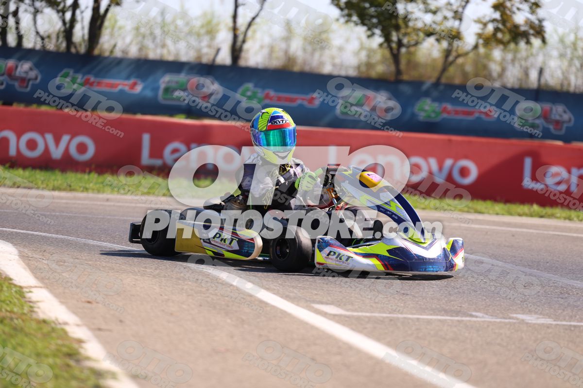 PKT - YELLOW BLU HELMET · JD9A4502