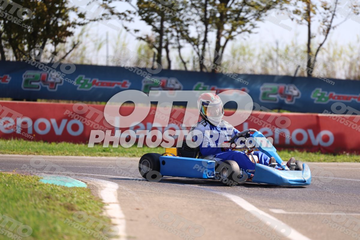 BLU KART - White Blu Suite · JD9A4555