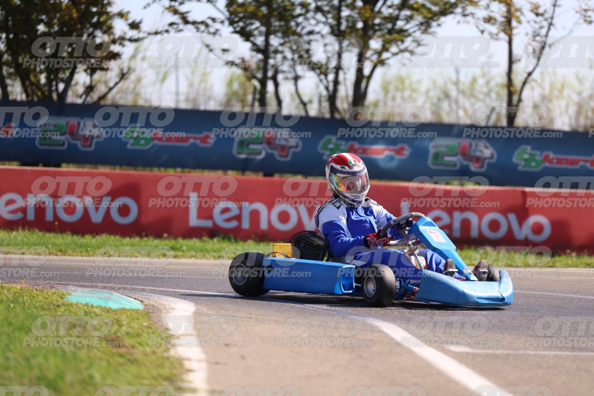 GOKART BLU KART - White Blu Suite · JD9A4555
