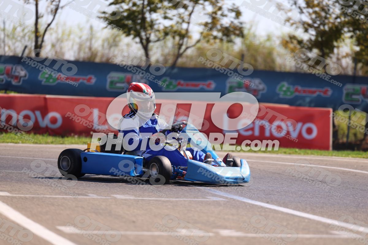BLU KART - White Blu Suite · JD9A4556