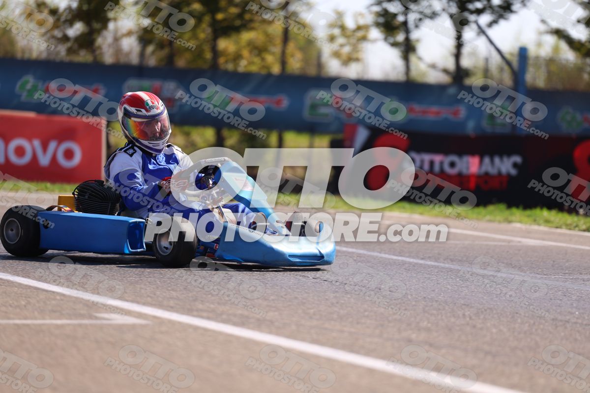 BLU KART - White Blu Suite · JD9A4557