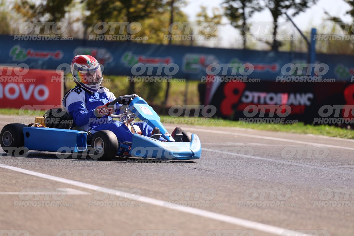 GOKART BLU KART - White Blu Suite · JD9A4557