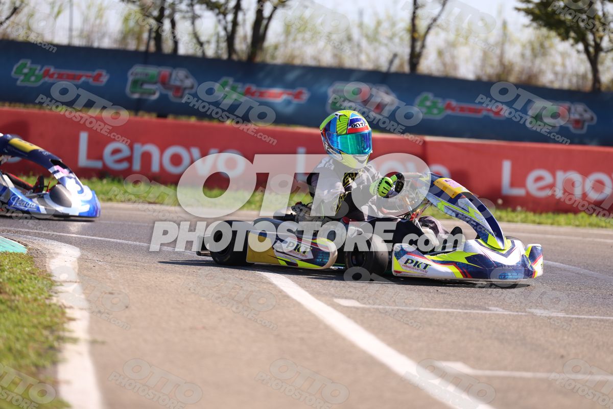 PKT - YELLOW BLU HELMET · JD9A4563