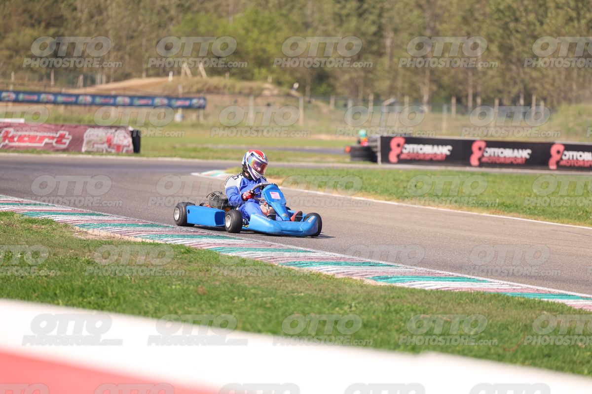 GOKART BLU KART - White Blu Suite · JD9A4581