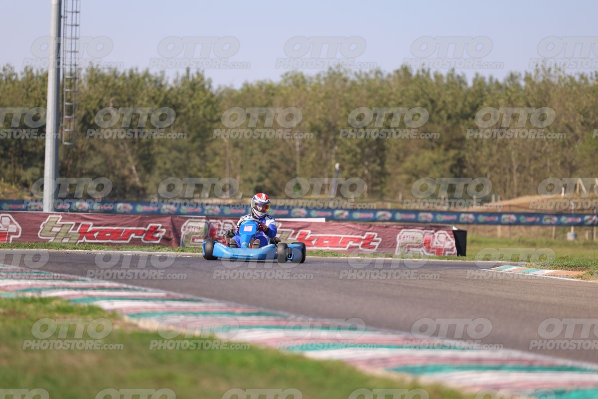 GOKART BLU KART - White Blu Suite · JD9A4642