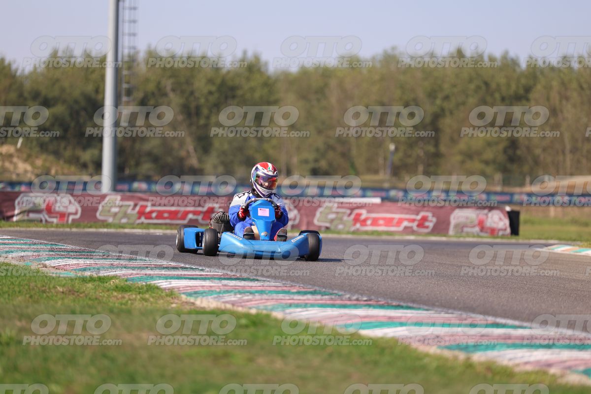 GOKART BLU KART - White Blu Suite · JD9A4646