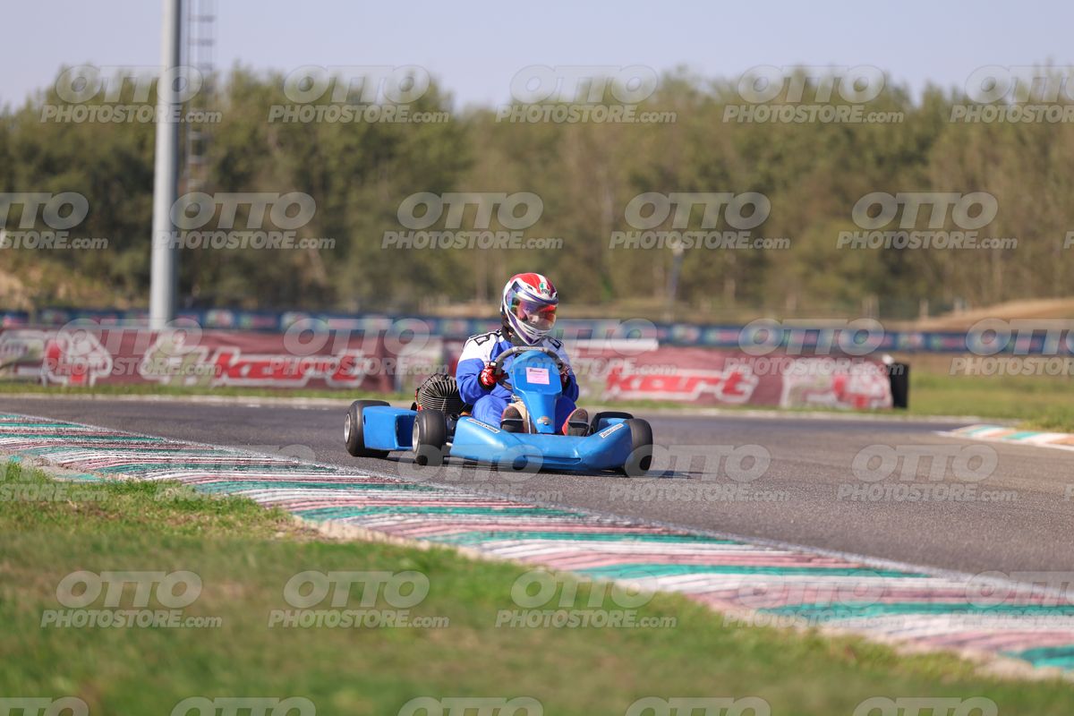 GOKART BLU KART - White Blu Suite · JD9A4647