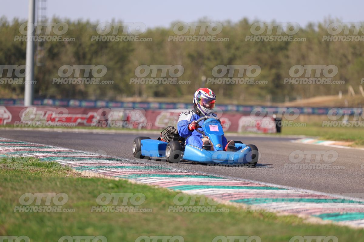 GOKART BLU KART - White Blu Suite · JD9A4648