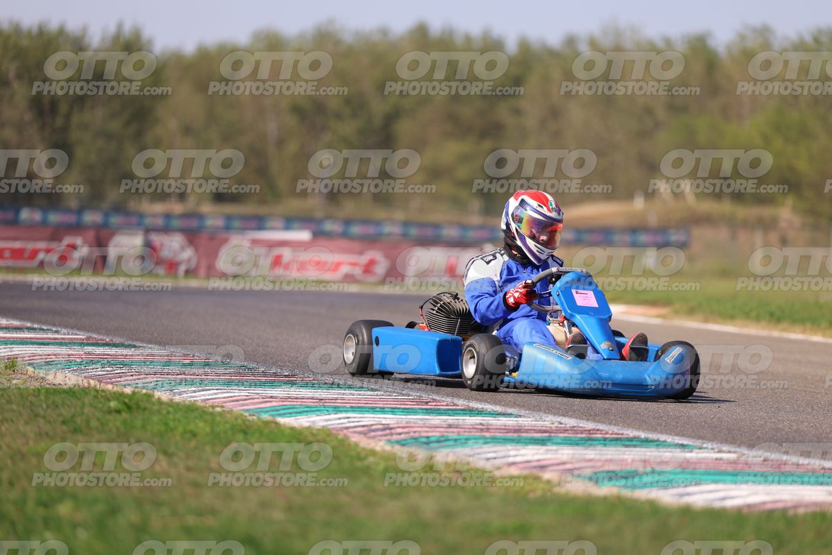 GOKART BLU KART - White Blu Suite · JD9A4649
