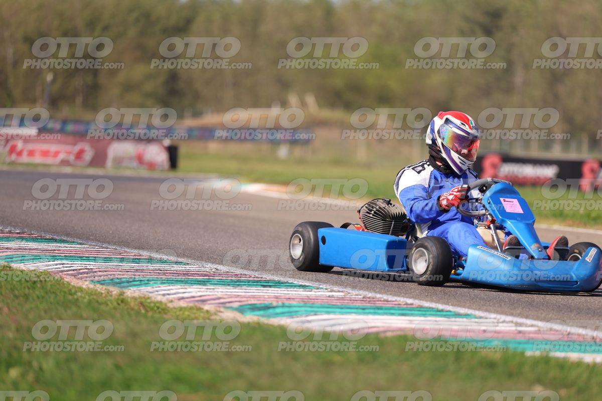 GOKART BLU KART - White Blu Suite · JD9A4650