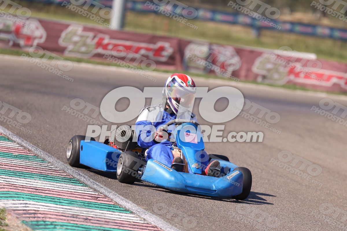 BLU KART - White Blu Suite · JD9A4698