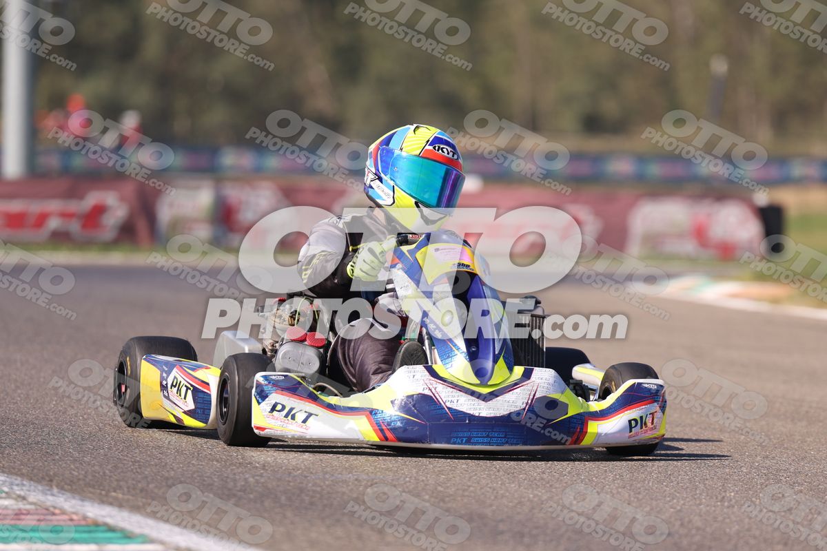 PKT - YELLOW BLU HELMET · JD9A4711