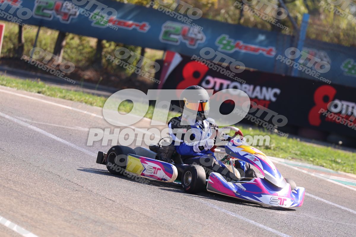 ST RACING - Black Helmet · JD9A4774