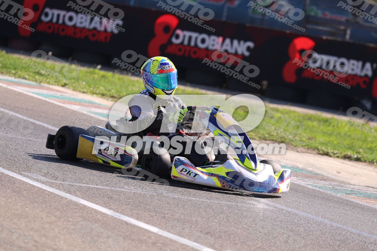 PKT - YELLOW BLU HELMET · JD9A4791