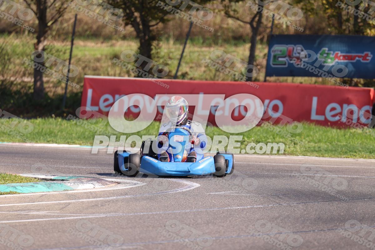 BLU KART - White Blu Suite · JD9A4792