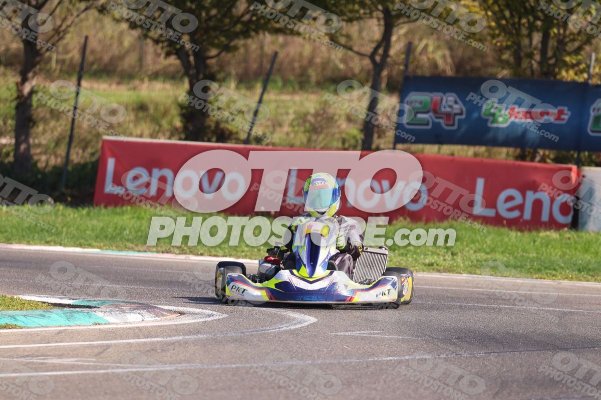 PKT - YELLOW BLU HELMET · JD9A4806