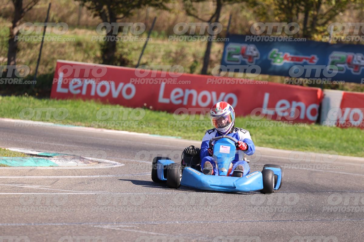 GOKART BLU KART - White Blu Suite · JD9A4834