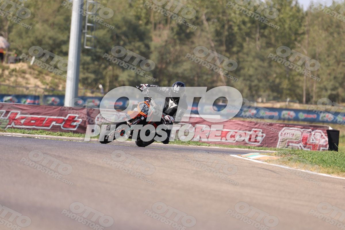 SUPERMOTO 69 · JD9A4931