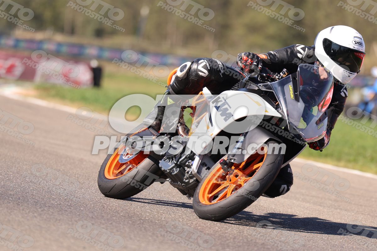 SUPERMOTO ktm stradale · JD9A4940
