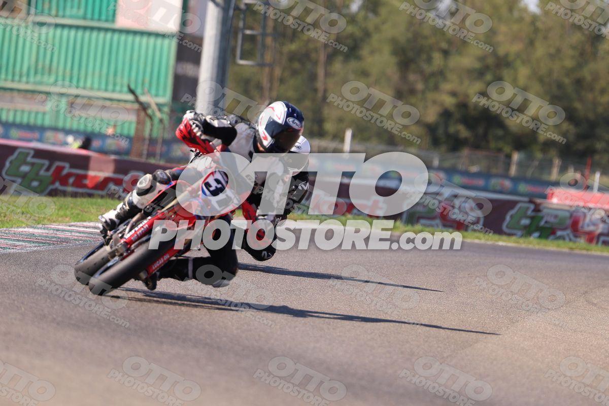 SUPERMOTO 31 · JD9A4980
