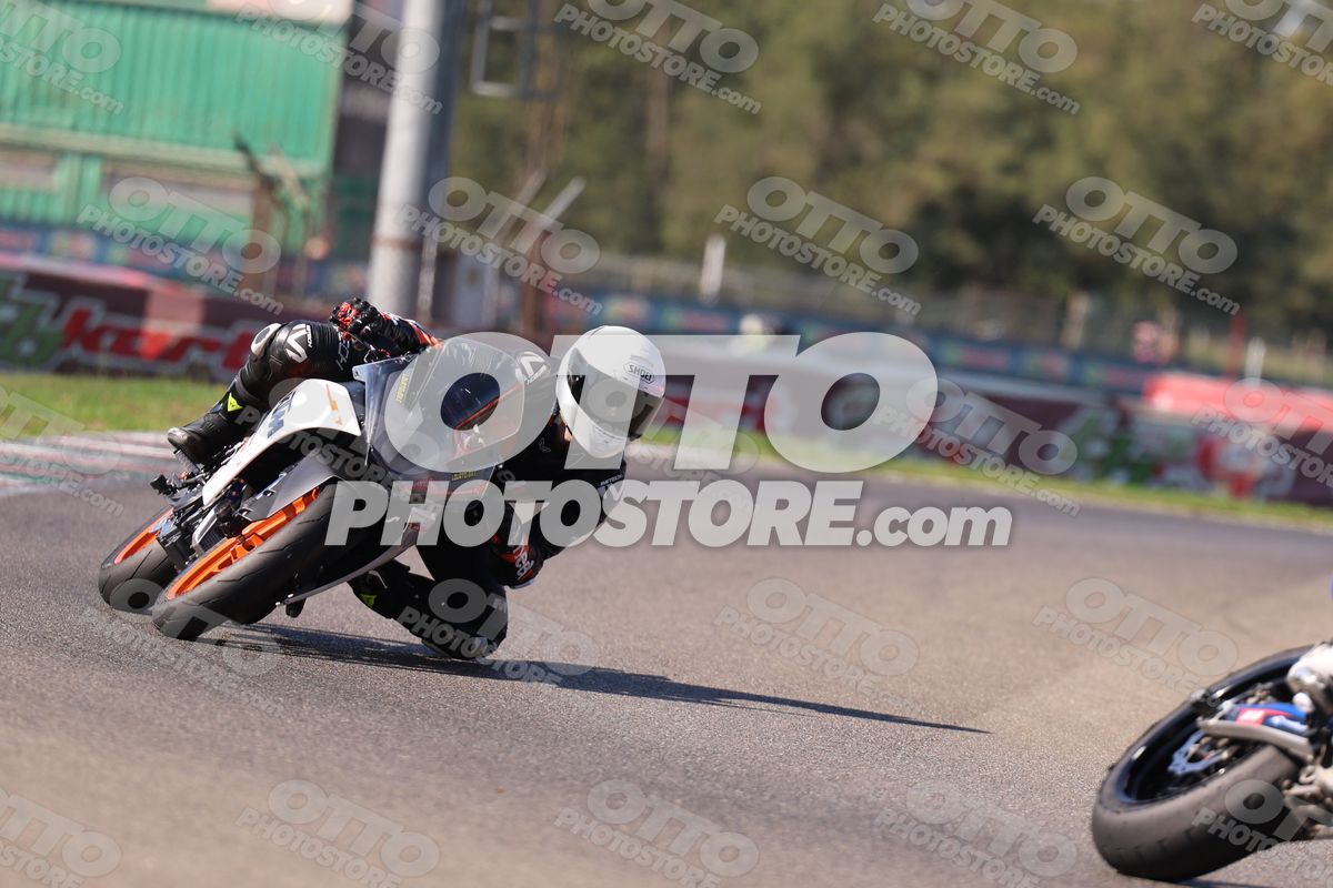 SUPERMOTO ktm stradale · JD9A4984