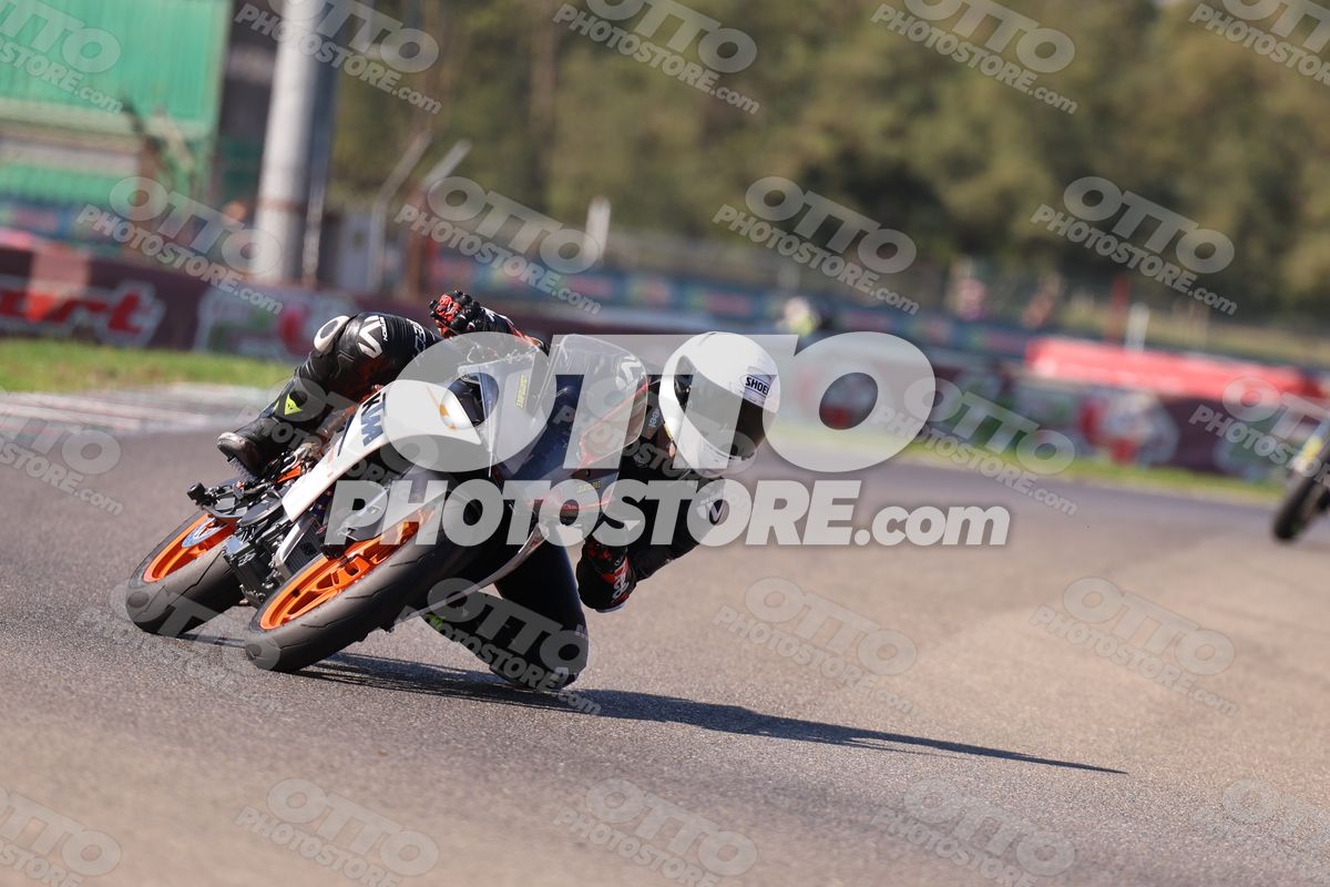 SUPERMOTO ktm stradale · JD9A4985