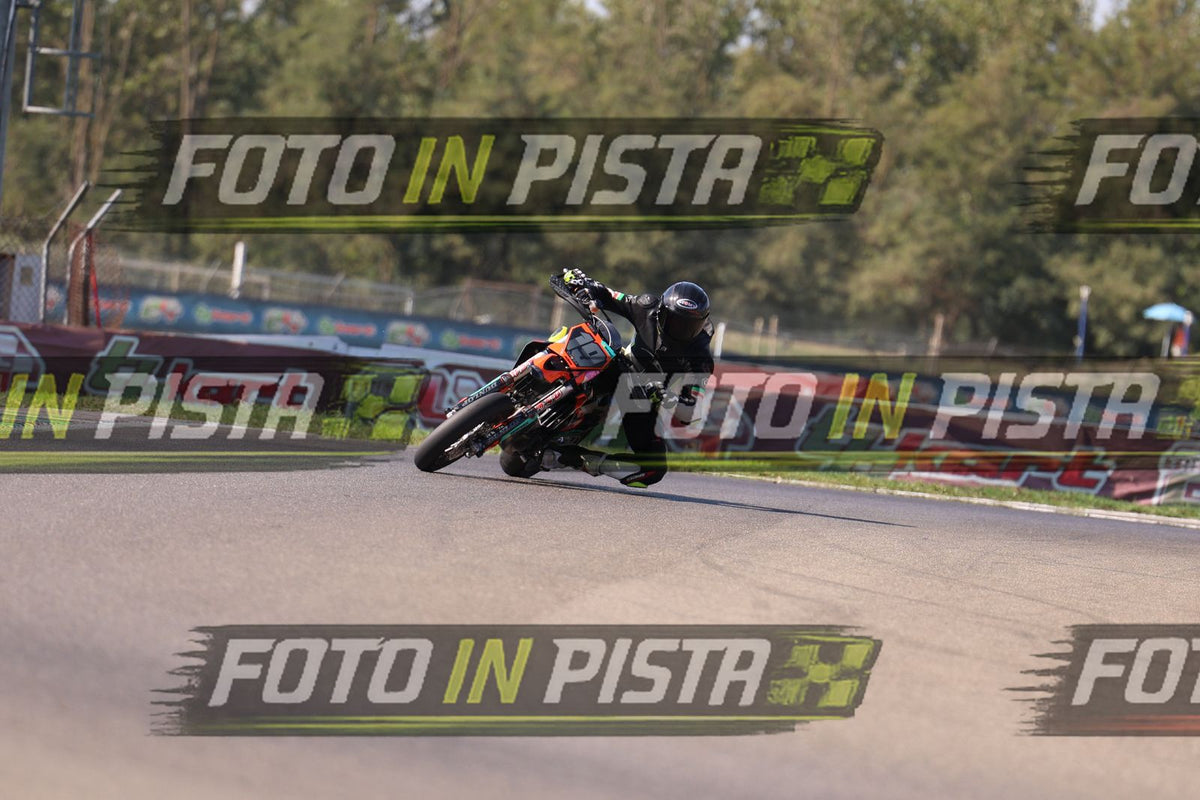 SUPERMOTO 19 · JD9A5001