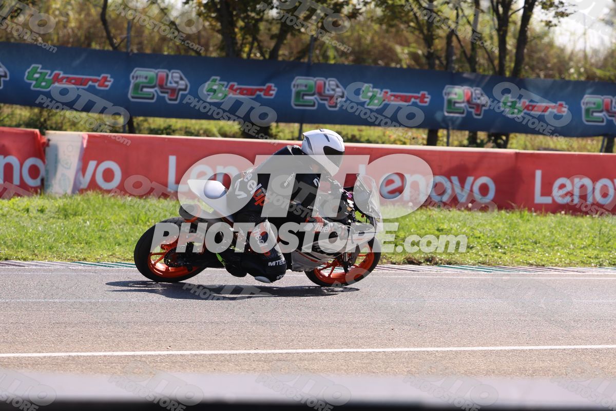 SUPERMOTO ktm stradale · JD9A5022