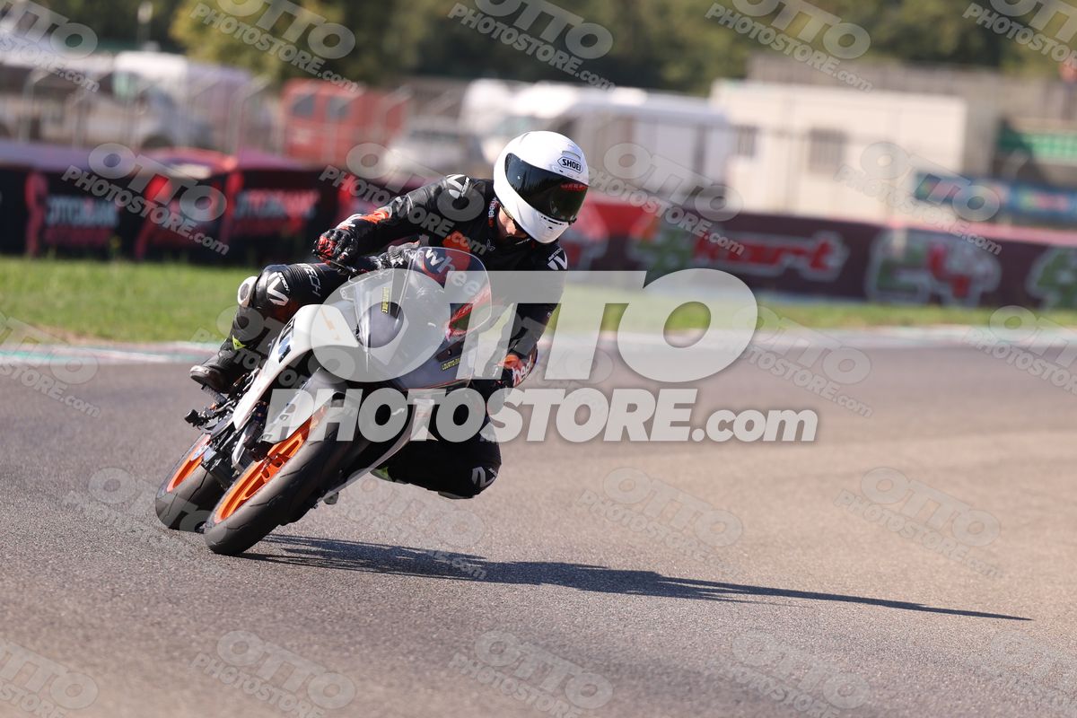 SUPERMOTO ktm stradale · JD9A5041