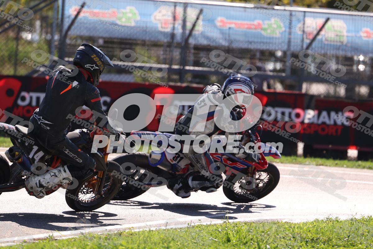 SUPERMOTO 31 · JD9A5075