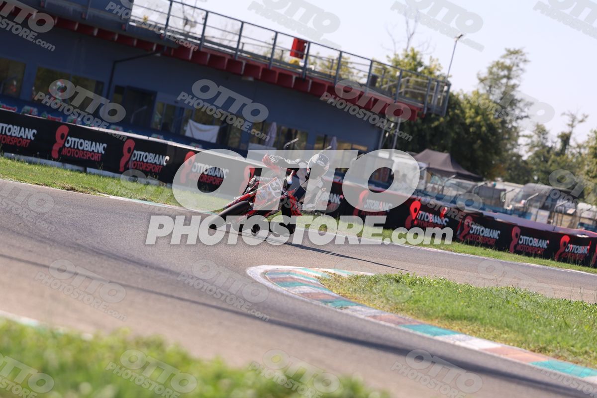 SUPERMOTO 31 · JD9A5088