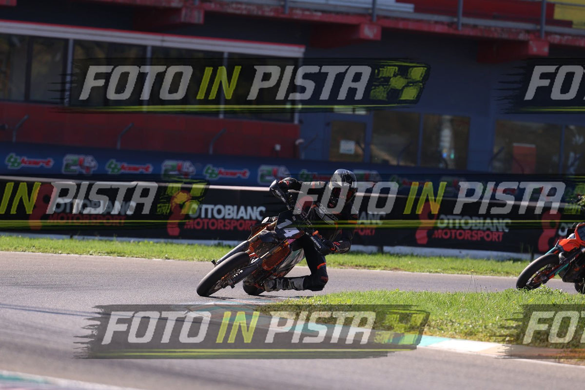 SUPERMOTO 14 · JD9A5130