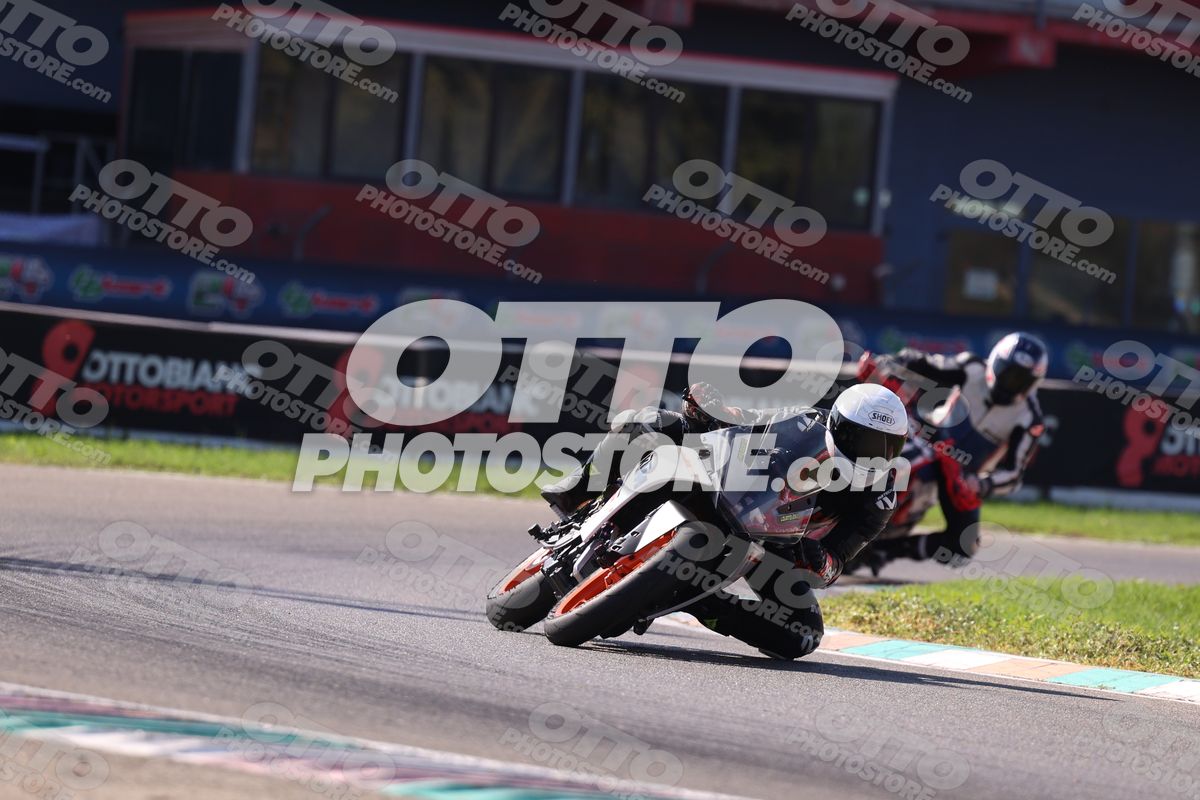SUPERMOTO ktm stradale · JD9A5146