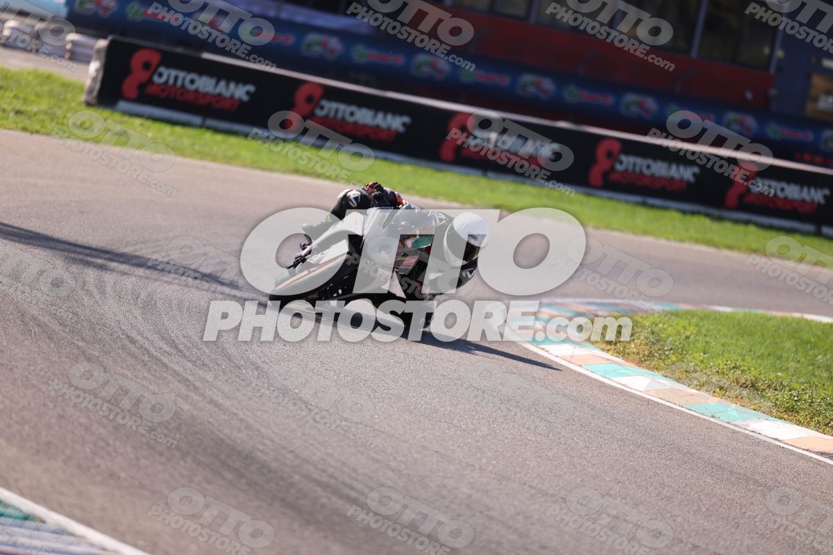 SUPERMOTO ktm stradale · JD9A5246