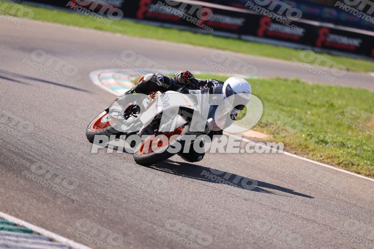 SUPERMOTO ktm stradale · JD9A5249