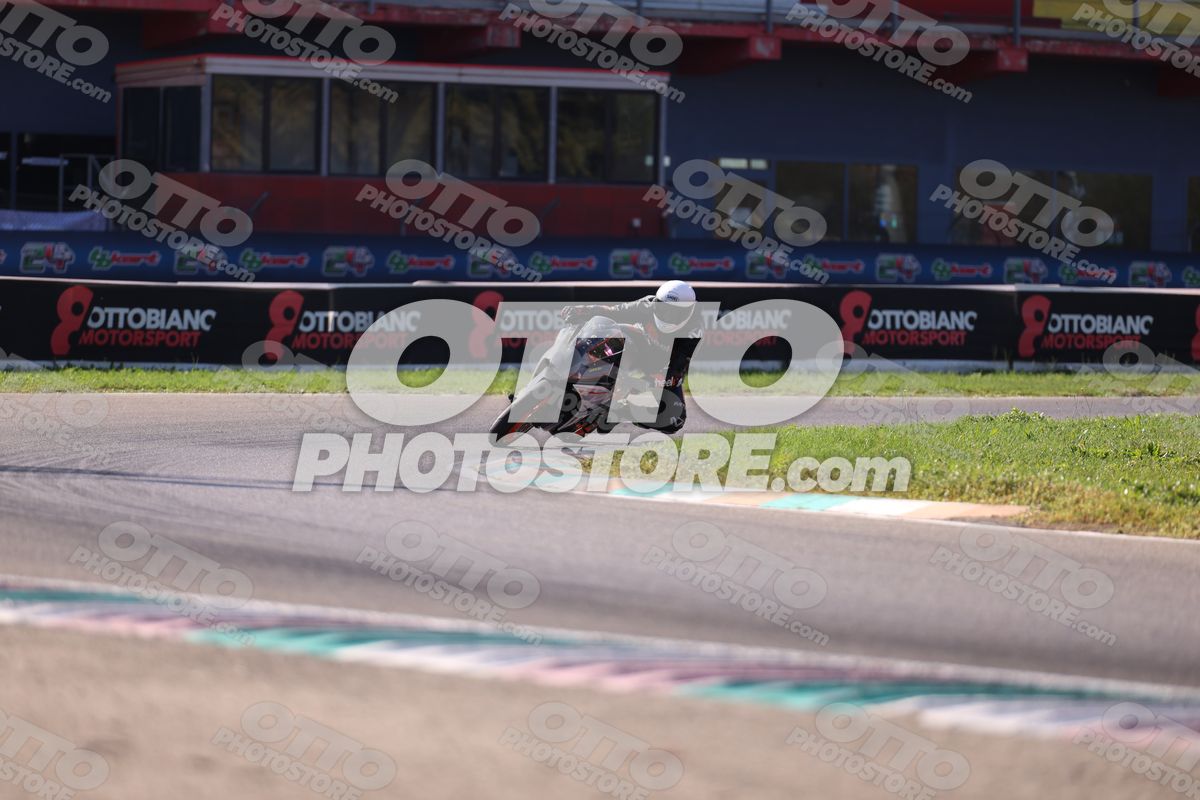 SUPERMOTO ktm stradale · JD9A5292