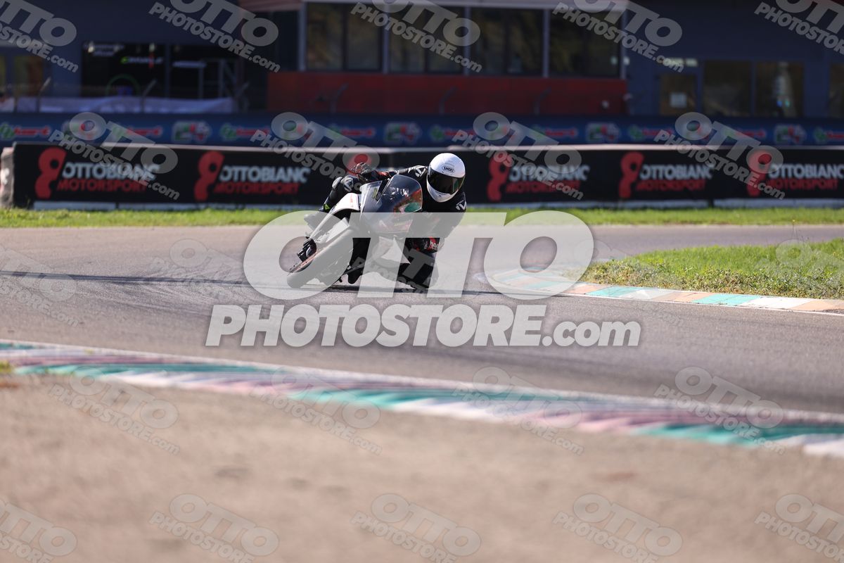 SUPERMOTO ktm stradale · JD9A5296