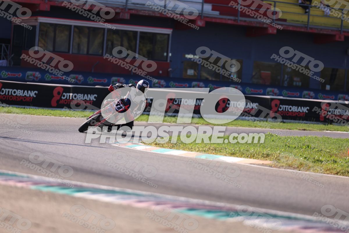 SUPERMOTO 31 · JD9A5307