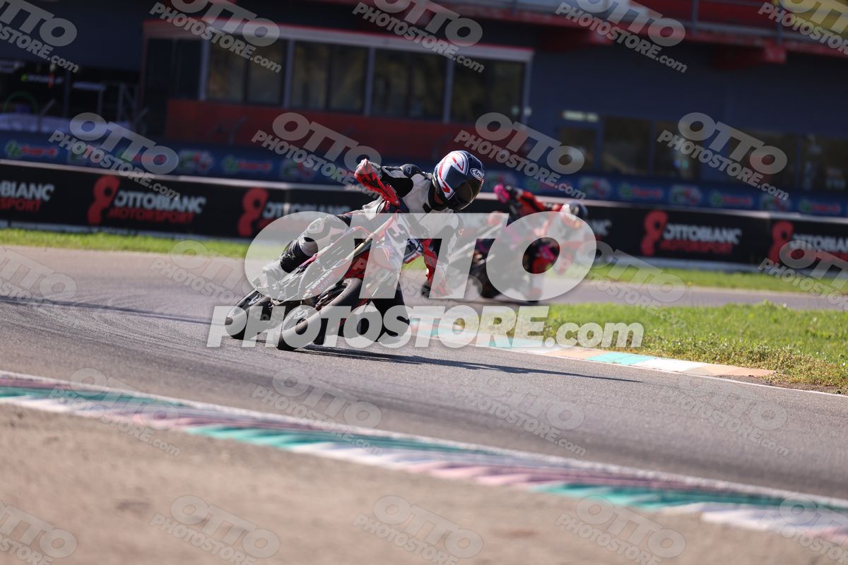SUPERMOTO 31 · JD9A5313