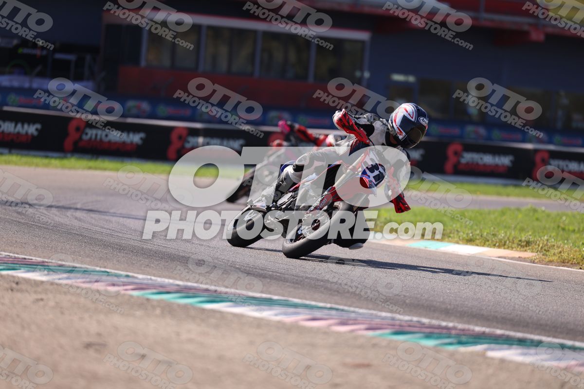 SUPERMOTO 31 · JD9A5314