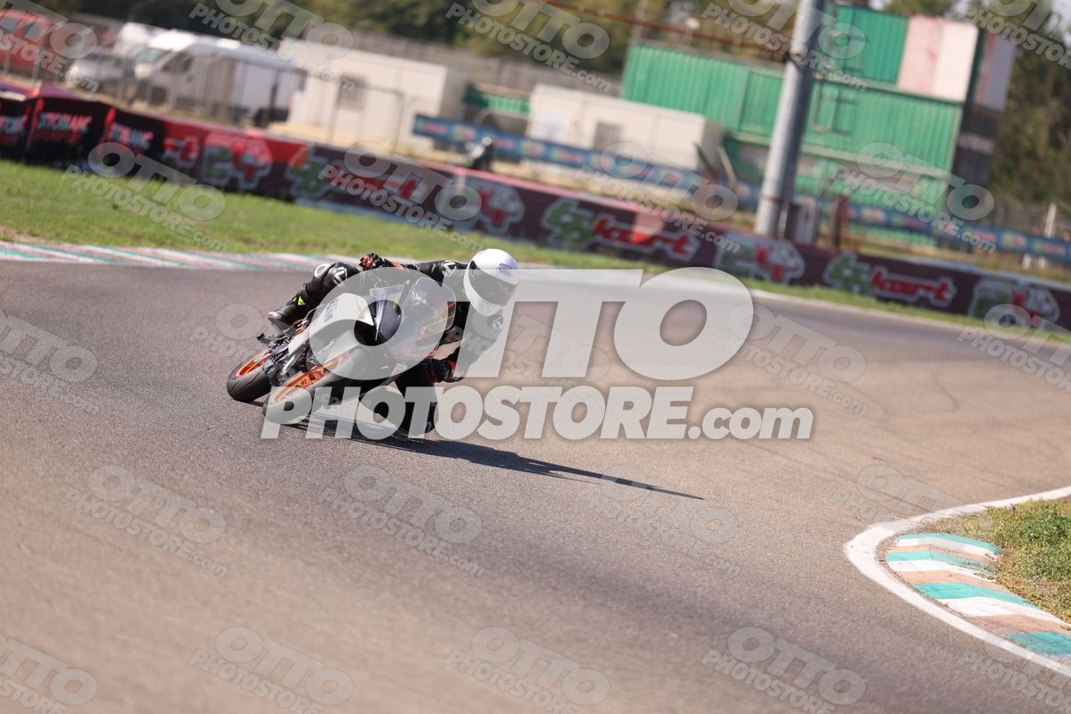 SUPERMOTO ktm stradale · JD9A5377