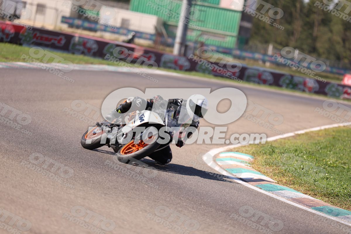 SUPERMOTO ktm stradale · JD9A5379