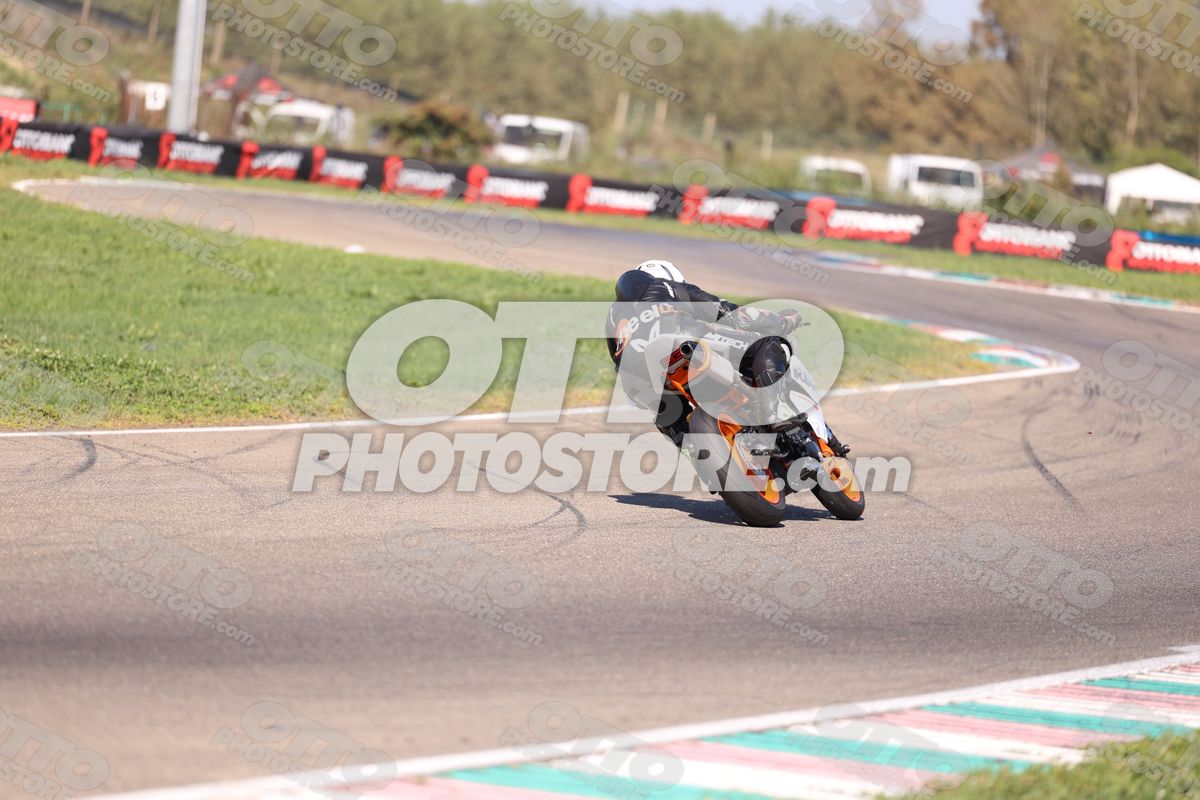 SUPERMOTO ktm stradale · JD9A5386