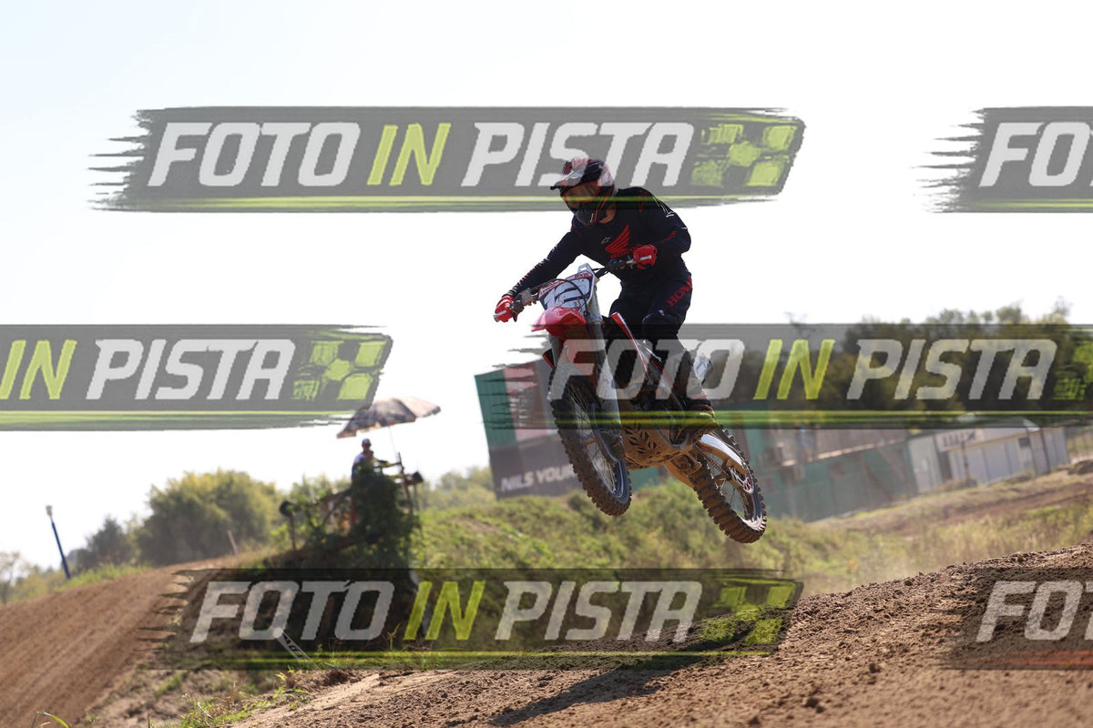 RUSSEL · JD9A5560