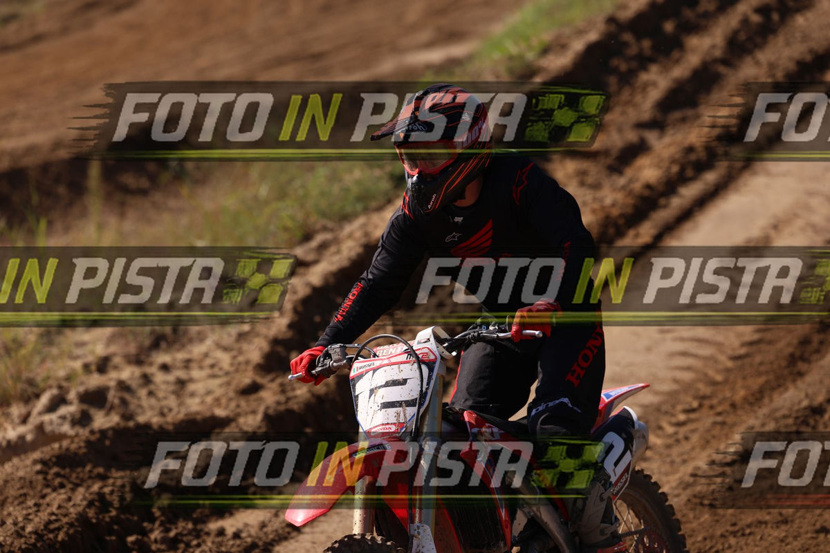 RUSSEL · JD9A5606