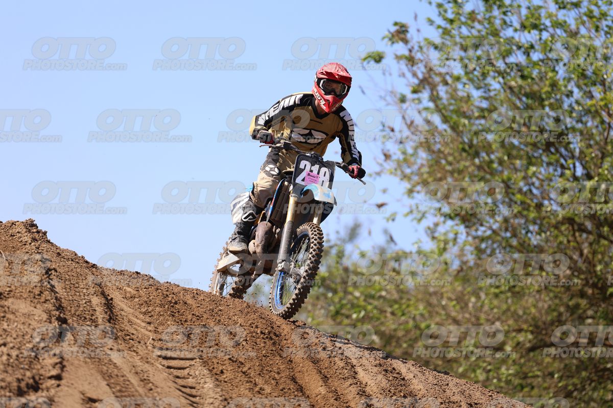 218 · JD9A5614