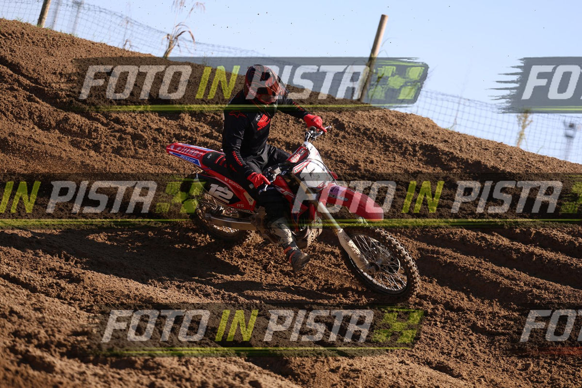 RUSSEL · JD9A5677