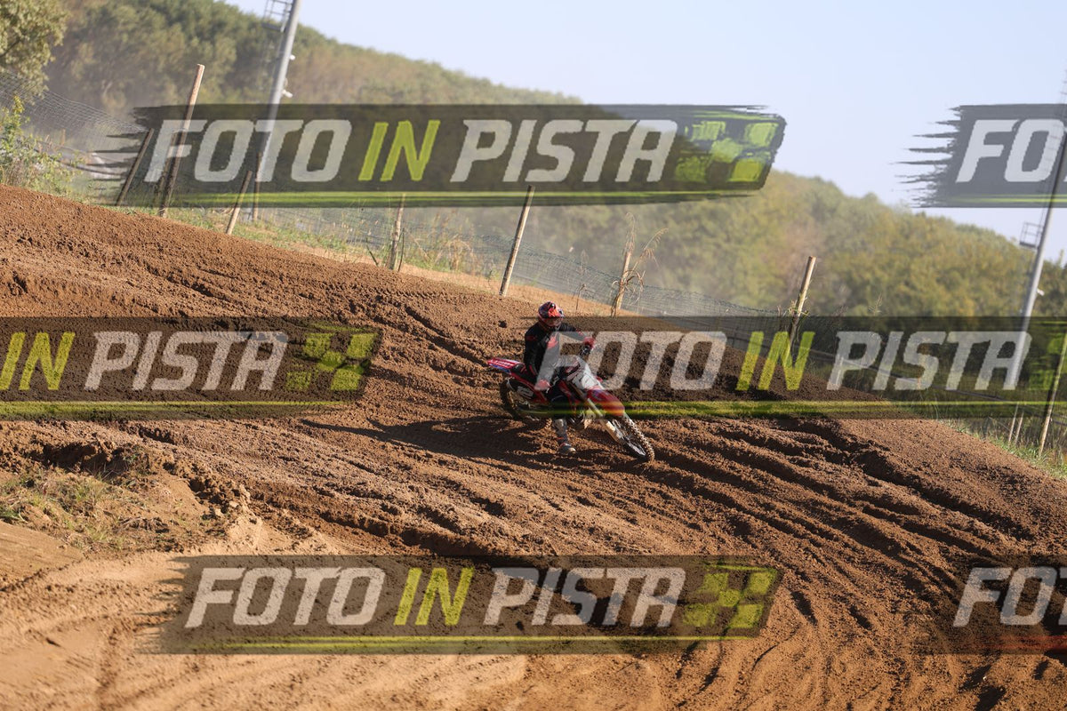 RUSSEL · JD9A5849