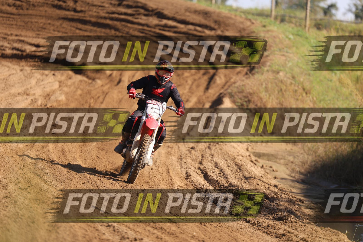 RUSSEL · JD9A6029