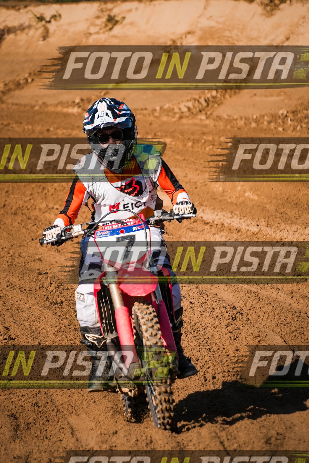 EICMA 19-09 17:00-18:00 · LAL00685